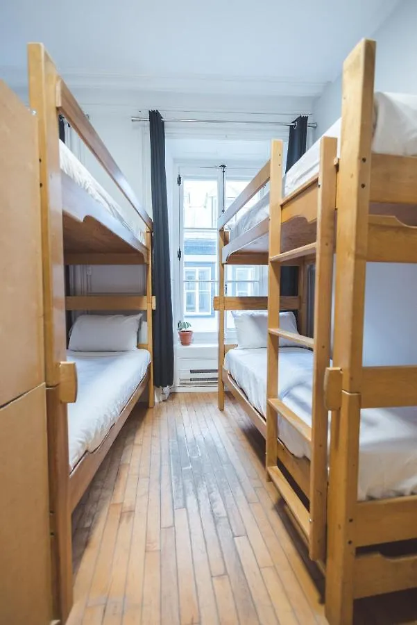 Auberge De La Paix Quebec City Hostel